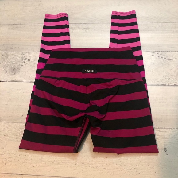 K-Deer Laura Stripe 7/8 Sneaker Length Legging - Picture 5 of 6